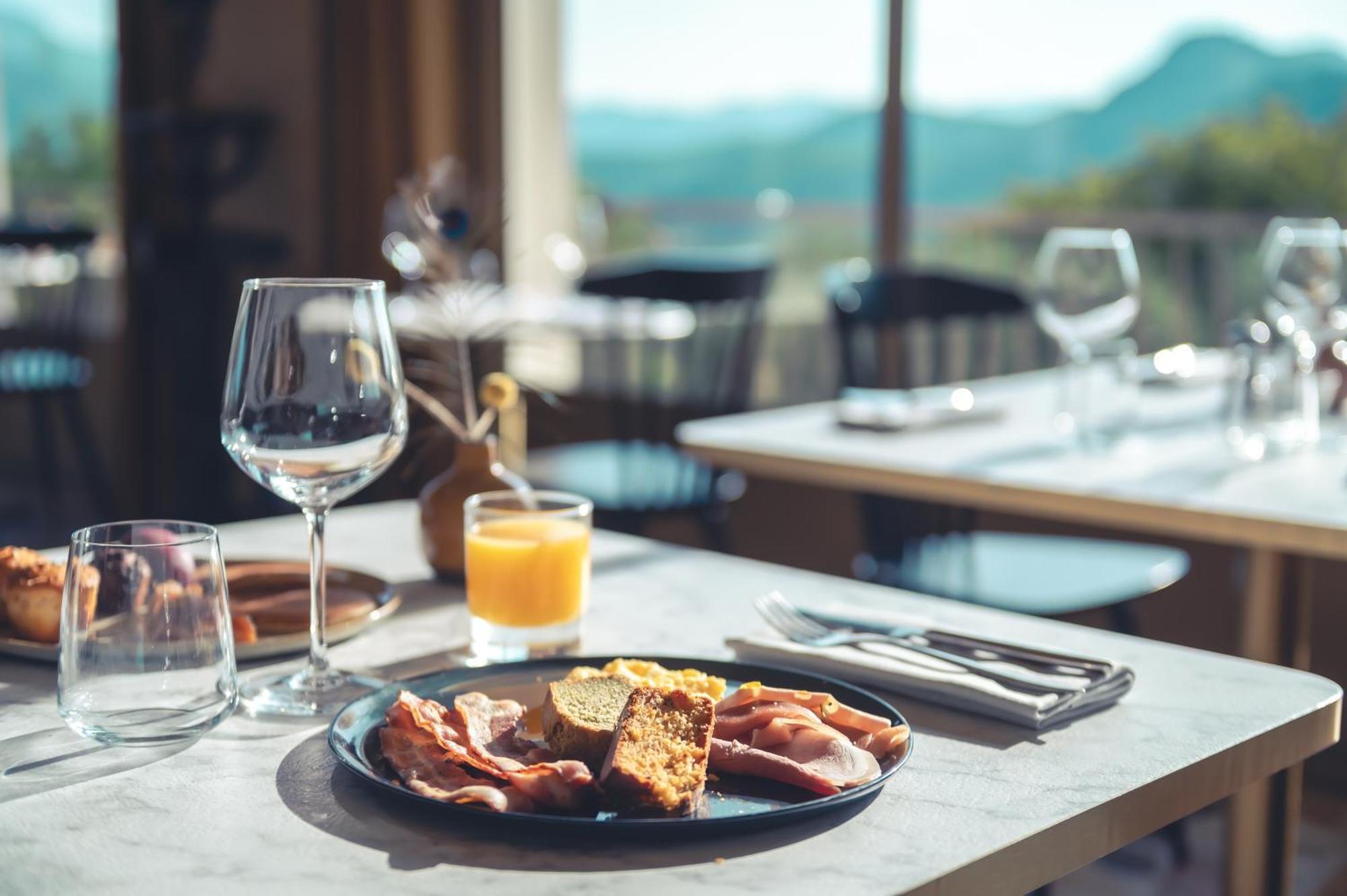 Logis Hotel Restaurant Le Plantevin Propiac 외부 사진