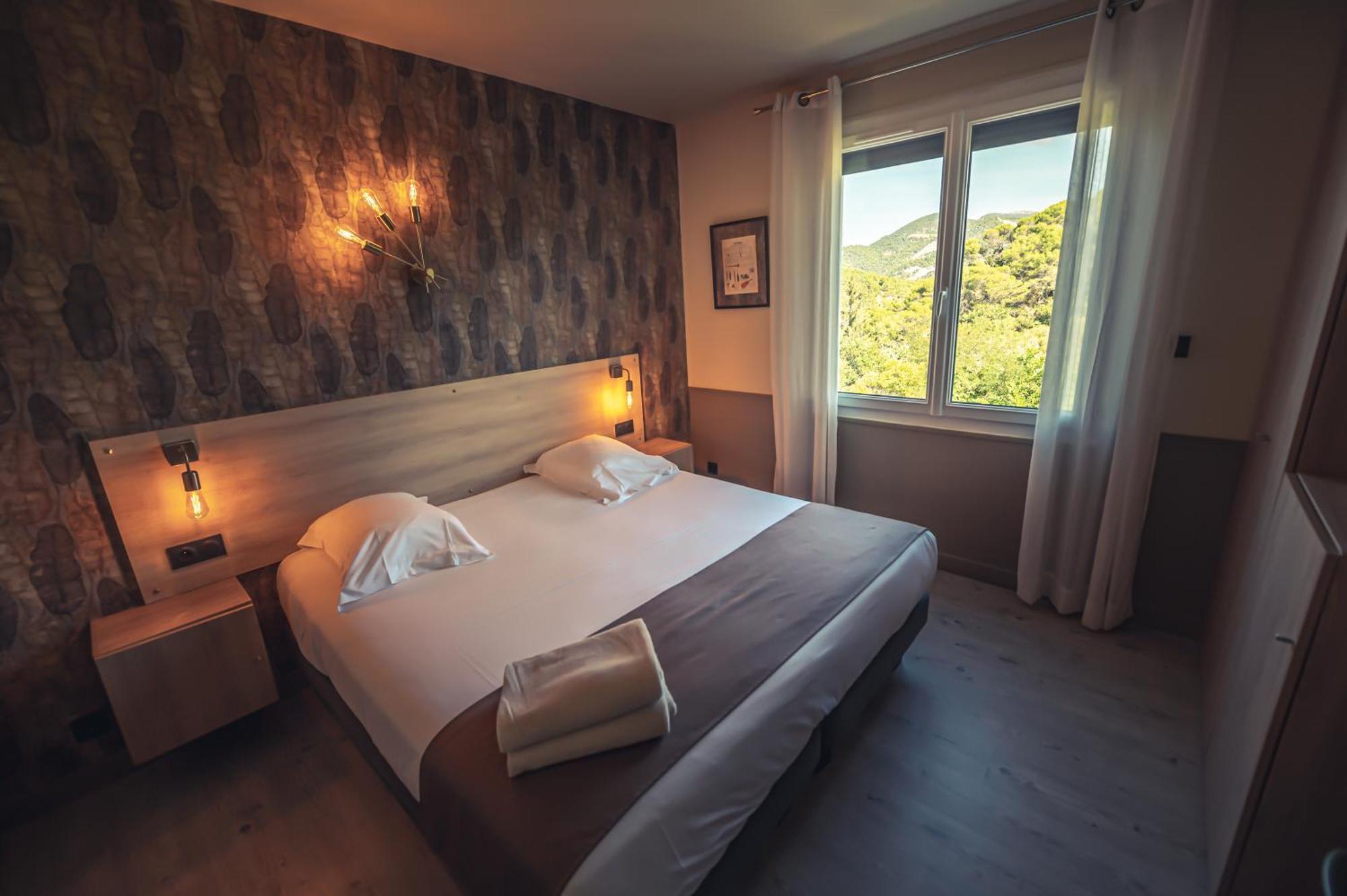 Logis Hotel Restaurant Le Plantevin Propiac 외부 사진