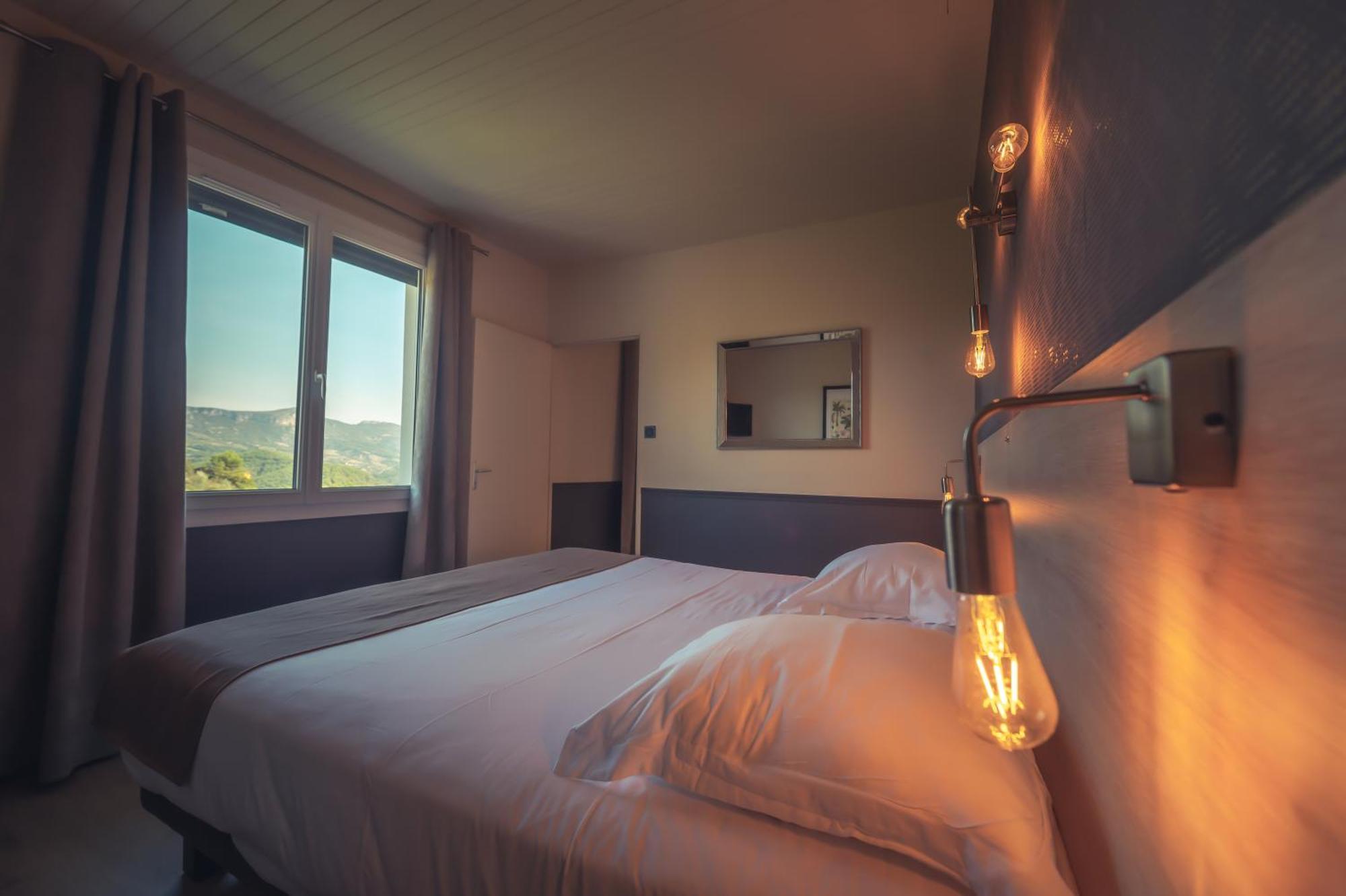 Logis Hotel Restaurant Le Plantevin Propiac 외부 사진