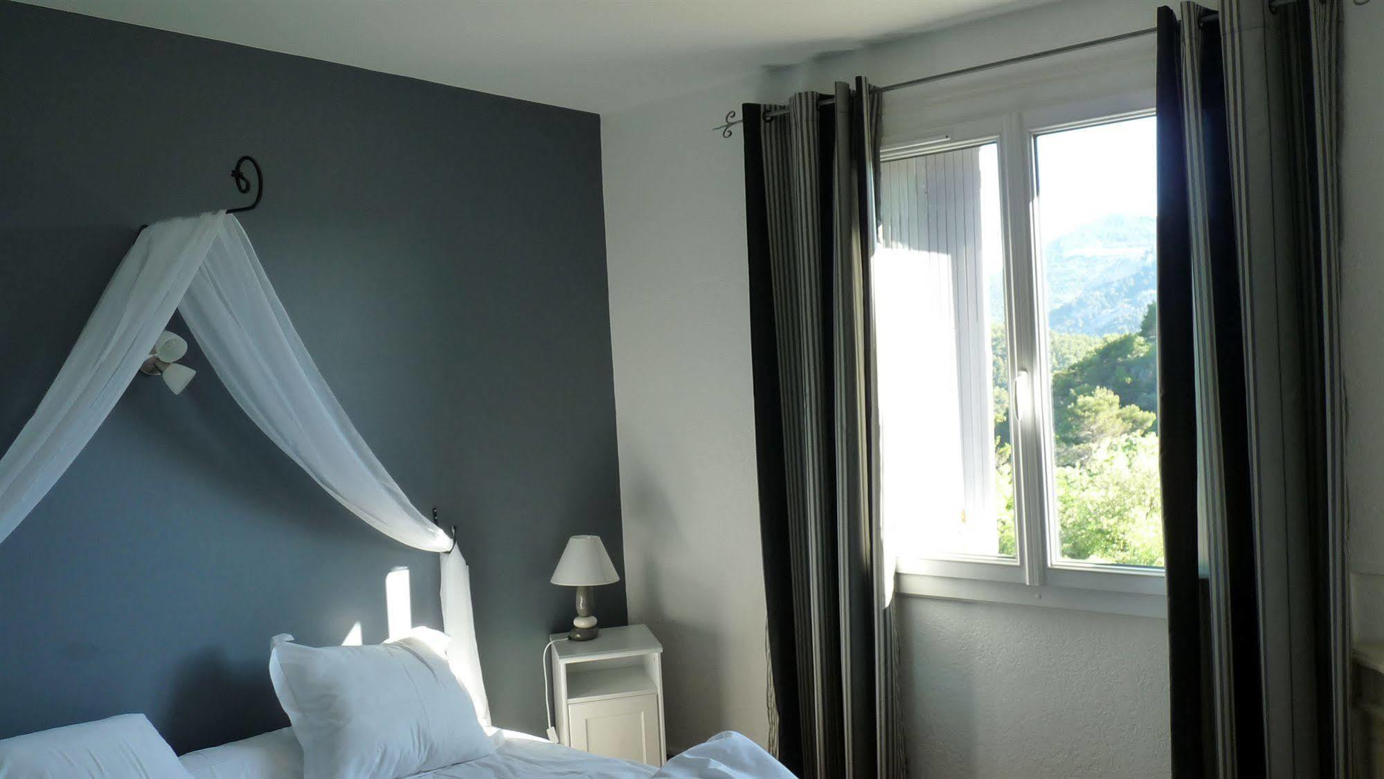 Logis Hotel Restaurant Le Plantevin Propiac 외부 사진